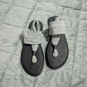 Sanuk Black and Gray Flip Flops